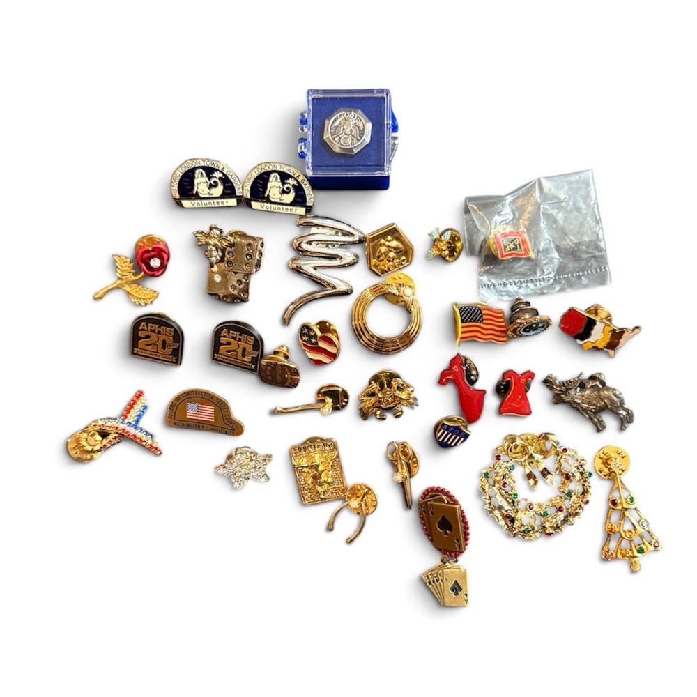 Vintage Mixed Lot Lapel Pins Christmas Patriotic Novelty Enamel